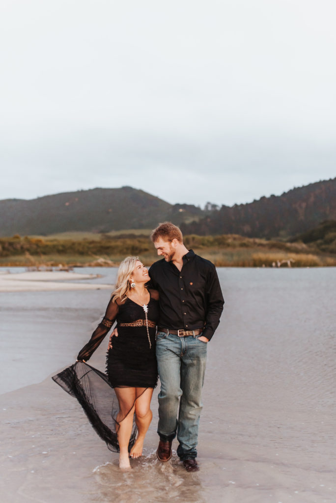 western engagement. ranch engagement. western couple. ranch couple. western engagement session.