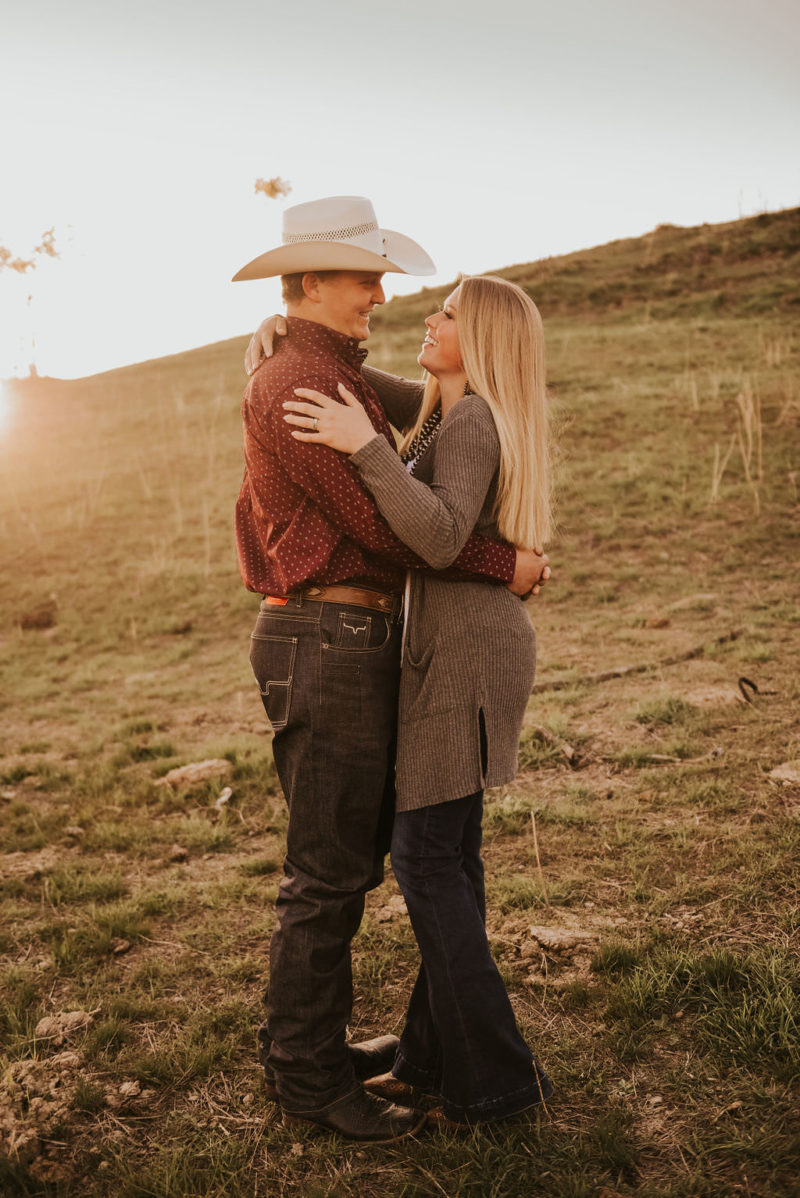 Pasture Engagement | Dillon + Tyra - westernweddingmagazine.com