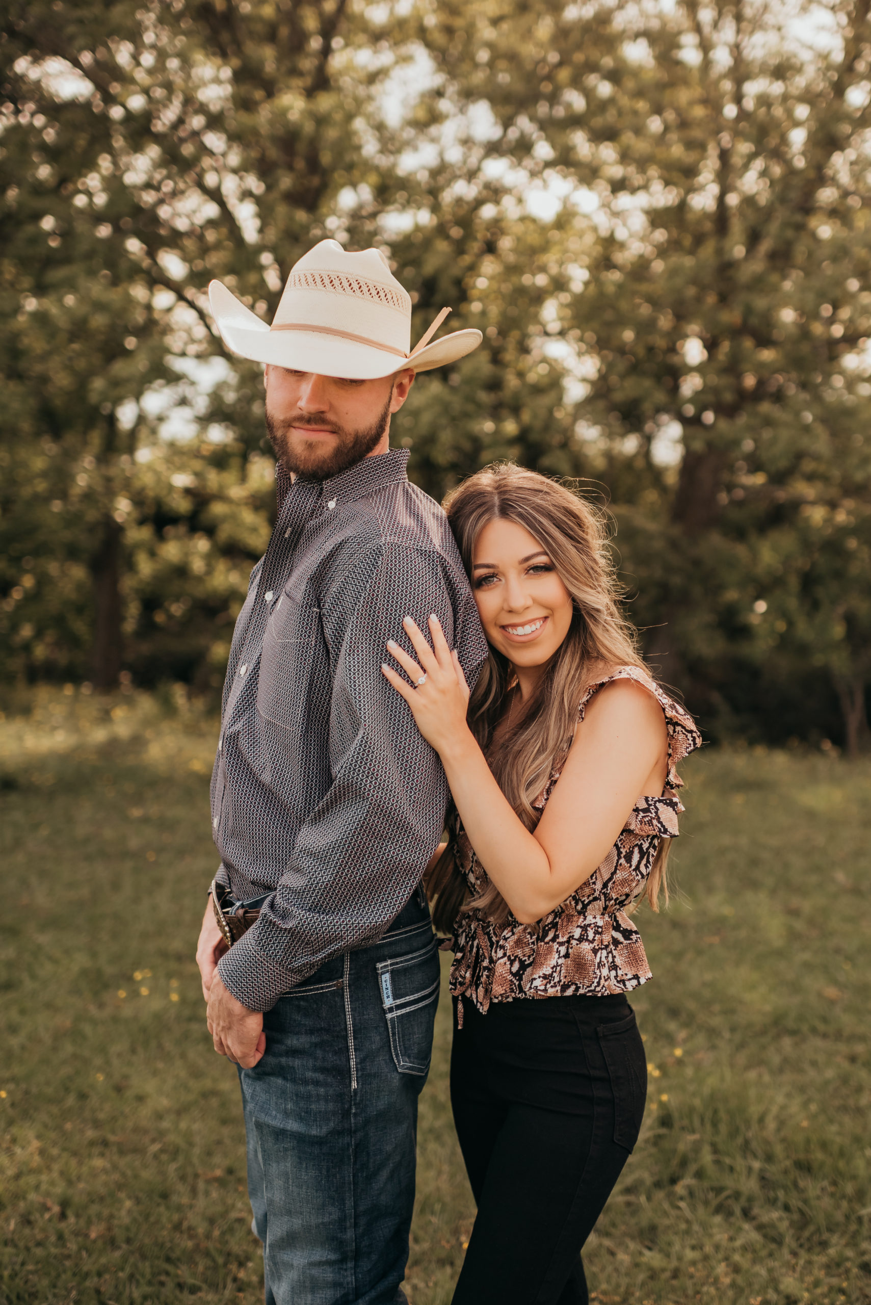 Texas Engagement | Bethany + Hunter - westernweddingmagazine.com