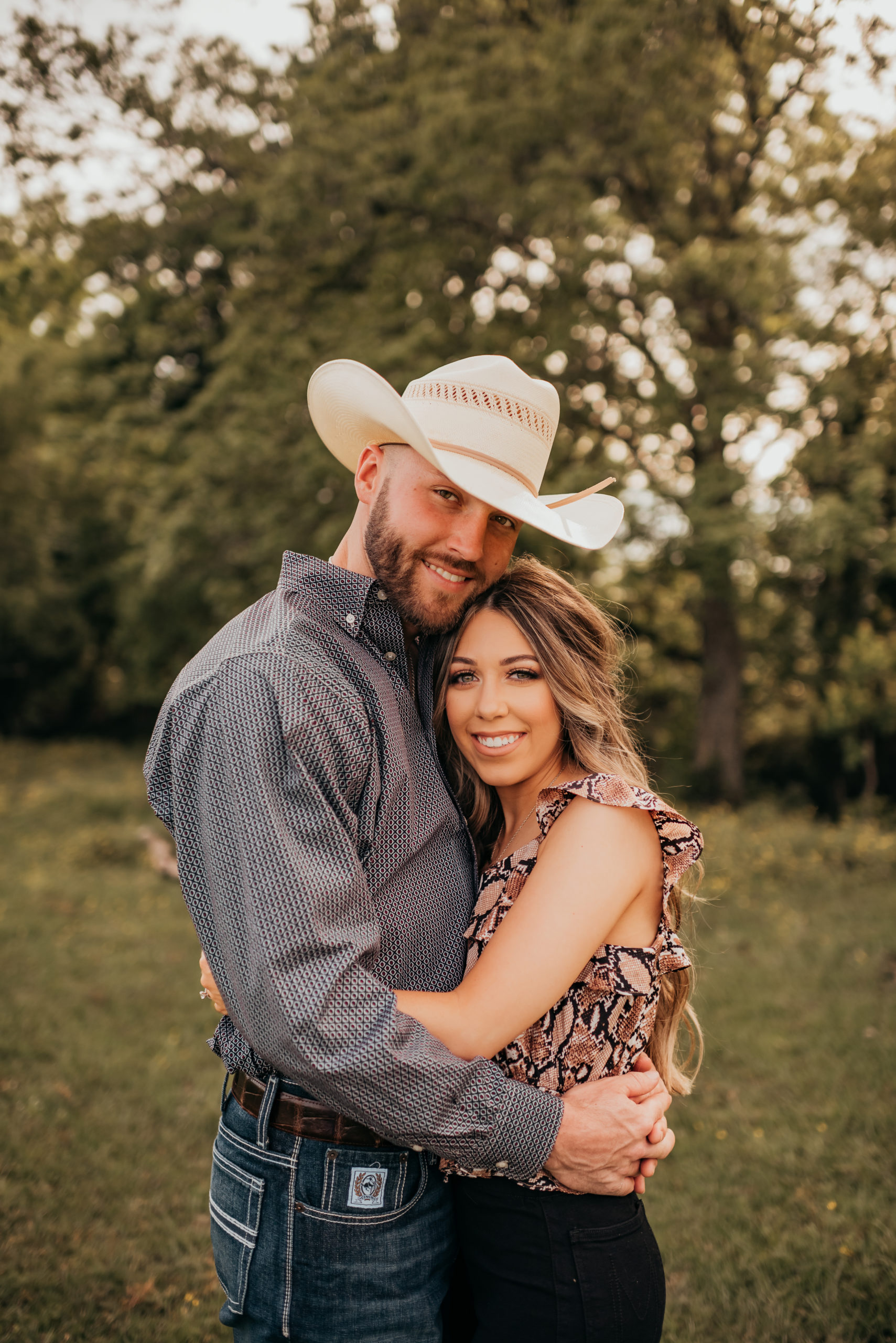 Texas Engagement | Bethany + Hunter - westernweddingmagazine.com