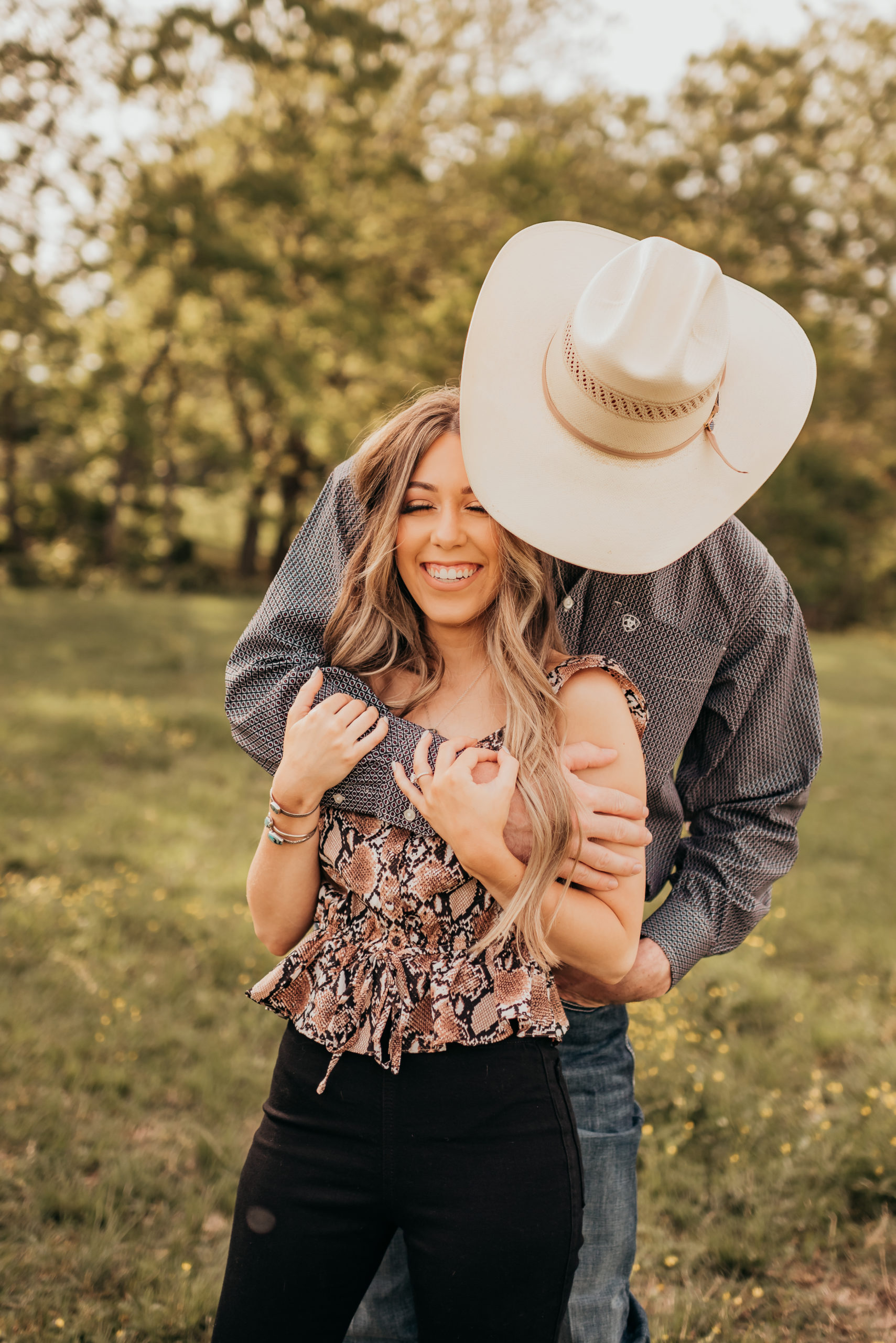 Texas Engagement | Bethany + Hunter - westernweddingmagazine.com