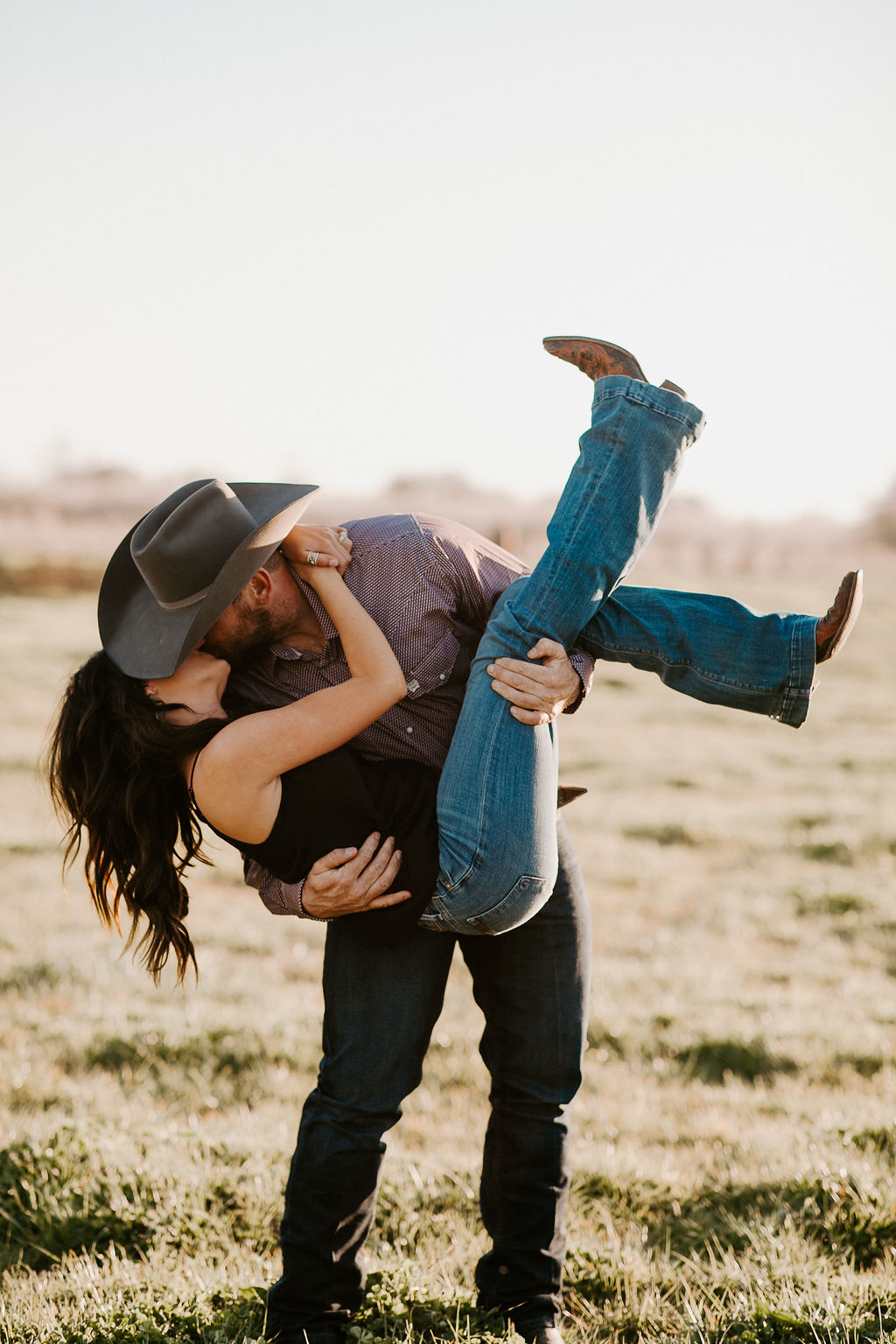 western engagement photo outfits