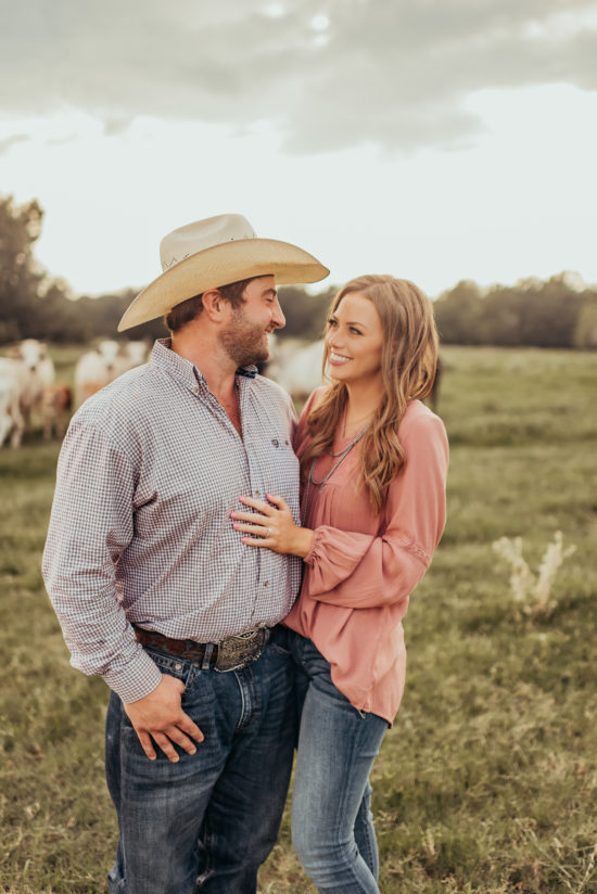 Texas Engagement Session | ASHLEY + AUSTIN - westernweddingmagazine.com