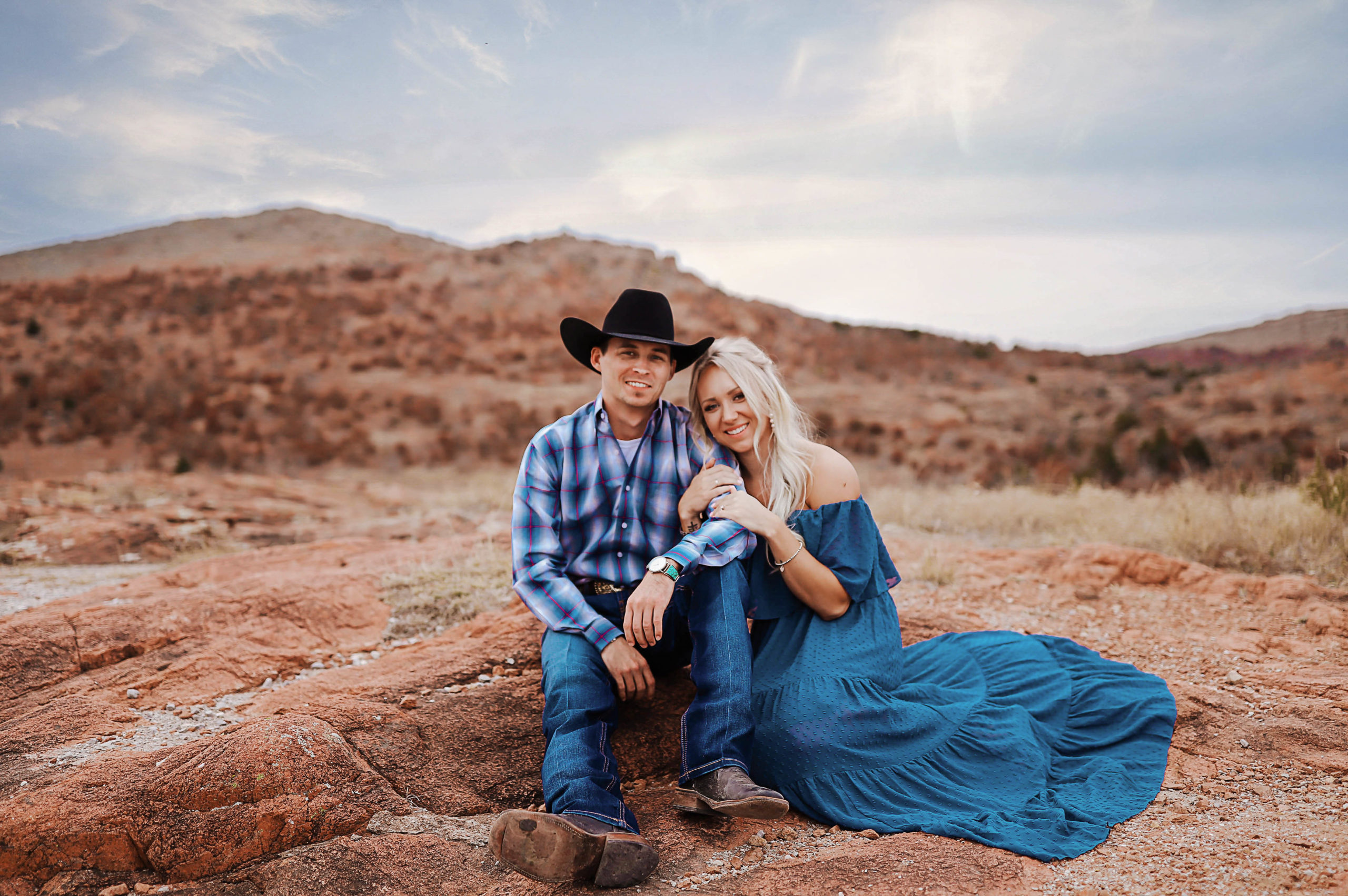 Wichita Mountain Engagement |Kait + Clint - westernweddingmagazine.com