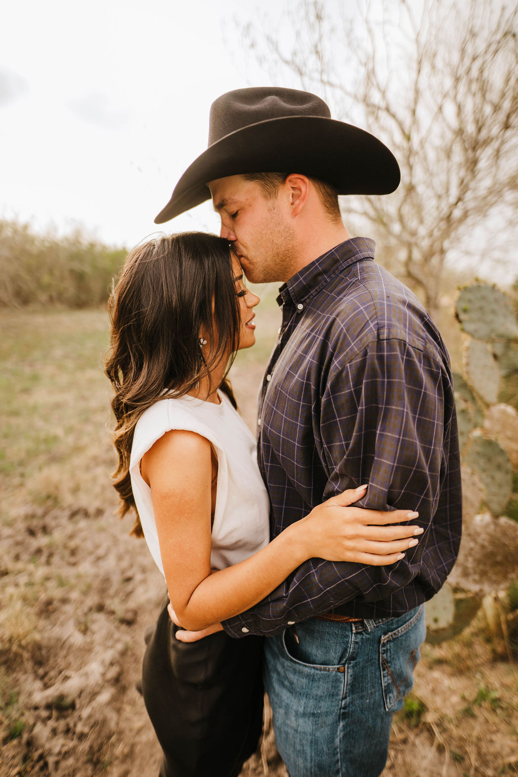 Savannah + Dan | ENGAGEMENT - westernweddingmagazine.com