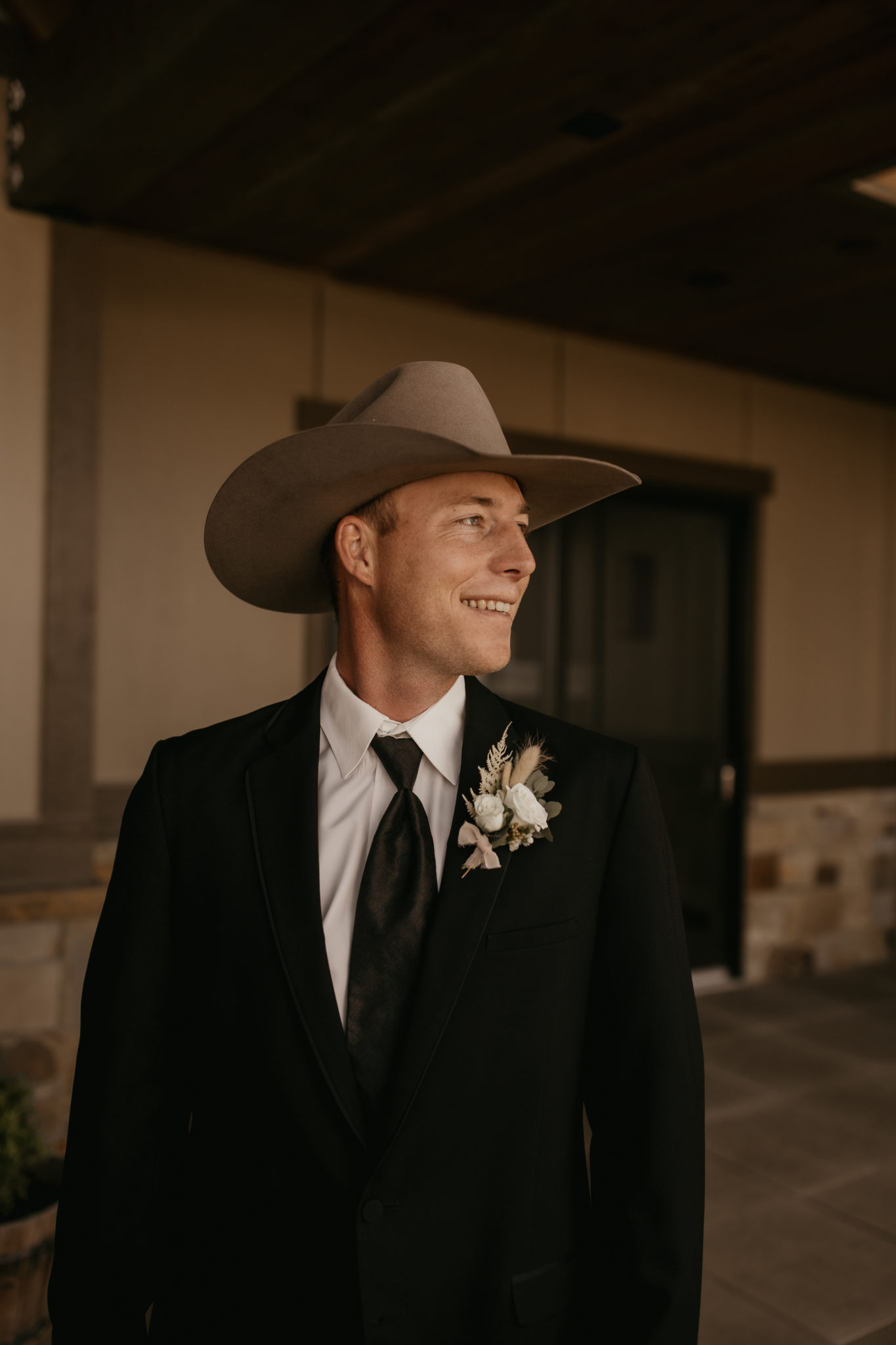 HANNAH + JUSTIN | WEDDING - westernweddingmagazine.com