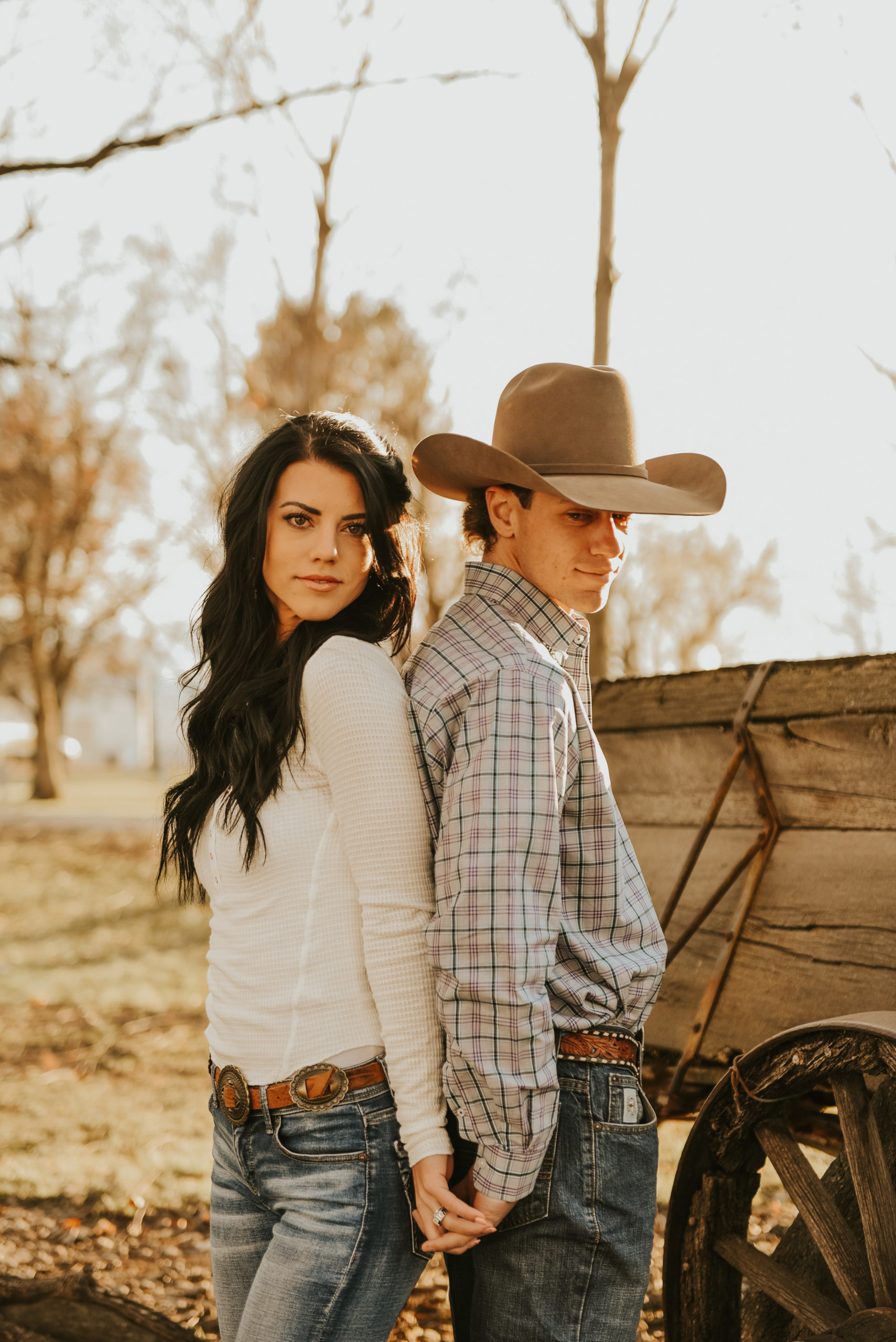 TORI + PAYTON | ENGAGEMENT - westernweddingmagazine.com