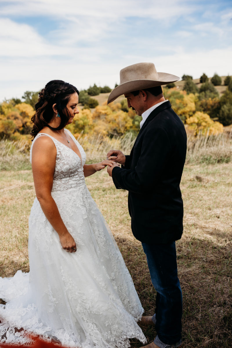 Tyler + Elizabeth | WEDDING - Westernweddingmagazine.com