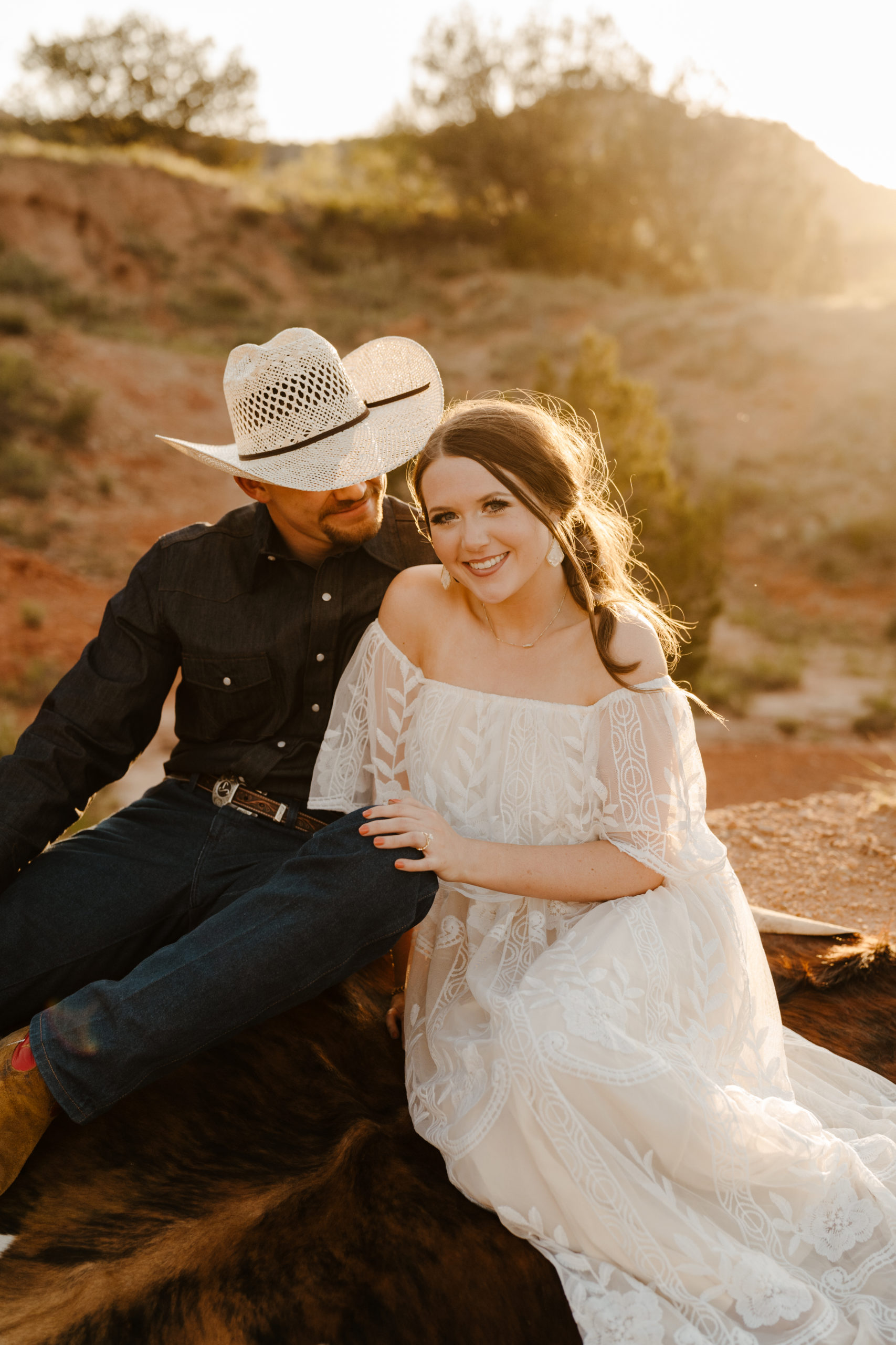 Maddie + Peyton | ENGAGEMENT - westernweddingmagazine.com