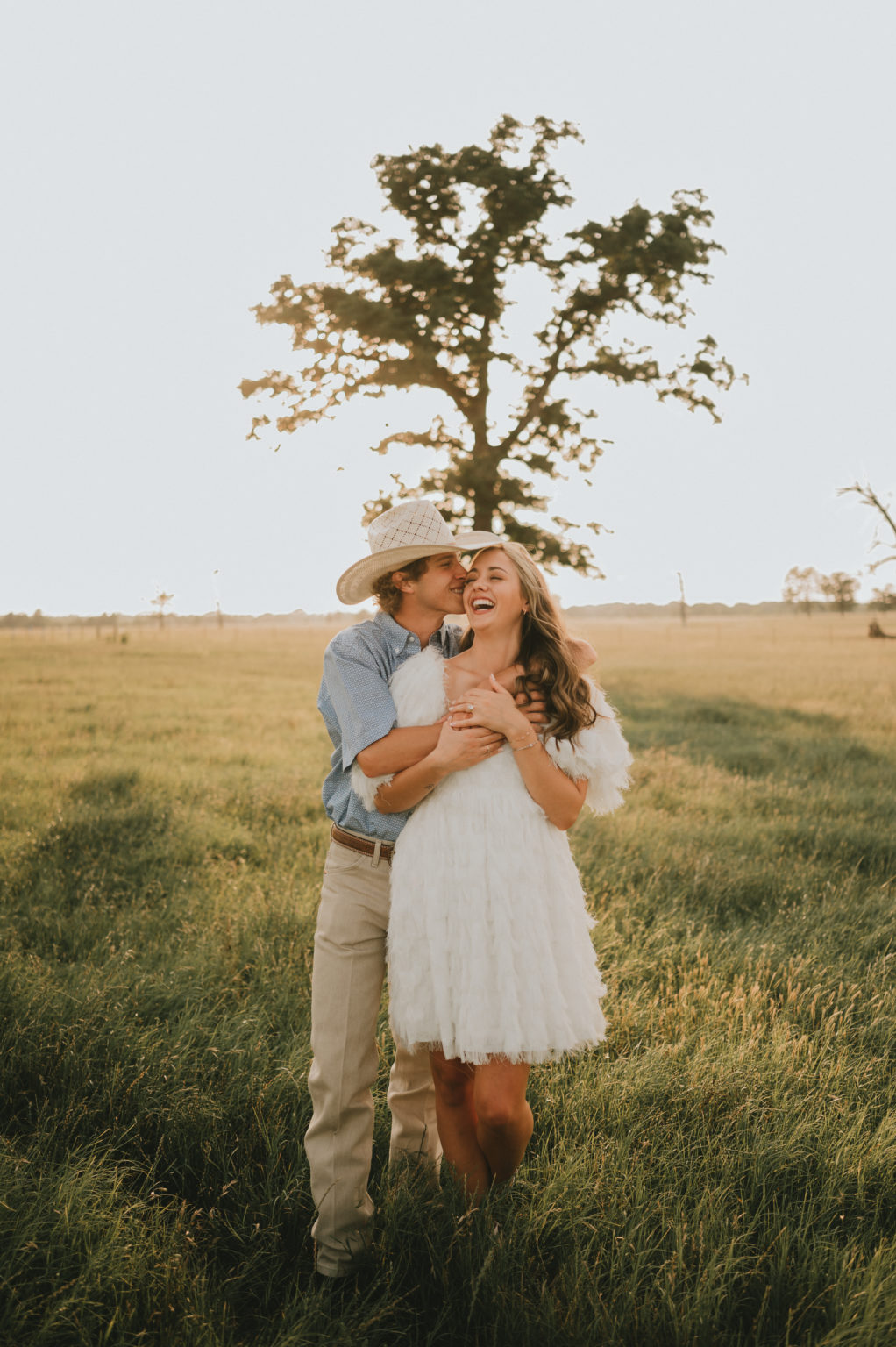 RILEY + COOPER | ENGAGEMENT - westernweddingmagazine.com