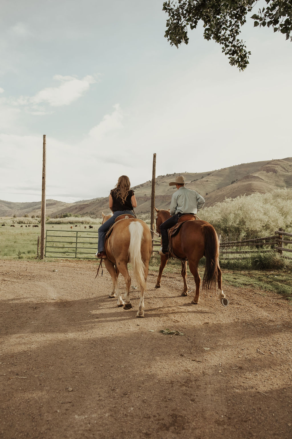 SAGE + NICK | ENGAGEMENT - westernweddingmagazine.com