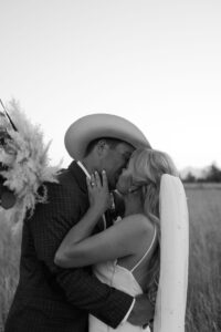 MEGAN + JACK | WEDDING - westernweddingmagazine.com